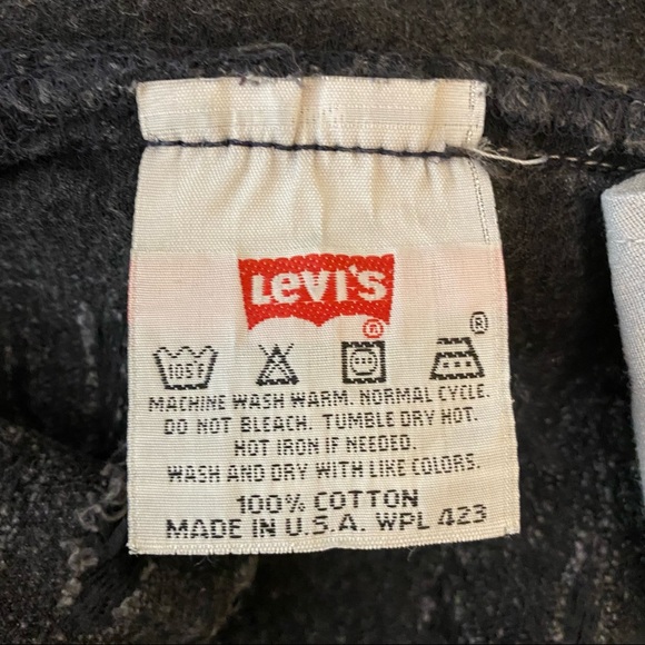 Vintage | Levi’s | Denim Shorts — Size 25/26 - Picture 7 of 12